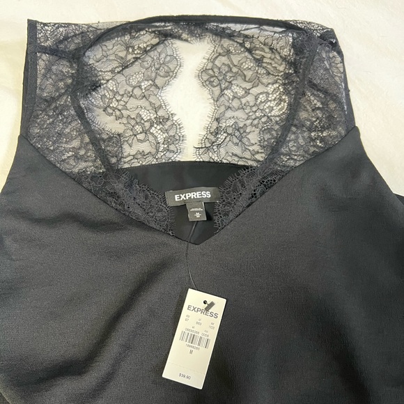 Express v-neck cami with lace - Black - Medium - Picture 3 of 3